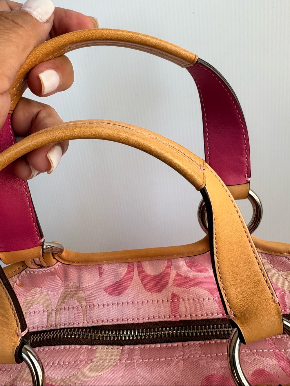 Vintage Coach Soho Y2K Pink Optic Signature Jacquard /Tan Leather EUC - Picture 8 of 16